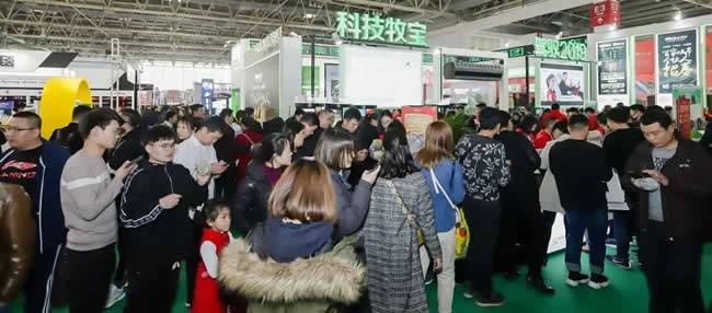 注：牧宝在雅森展2.2 内饰“地区化”趋势的考验